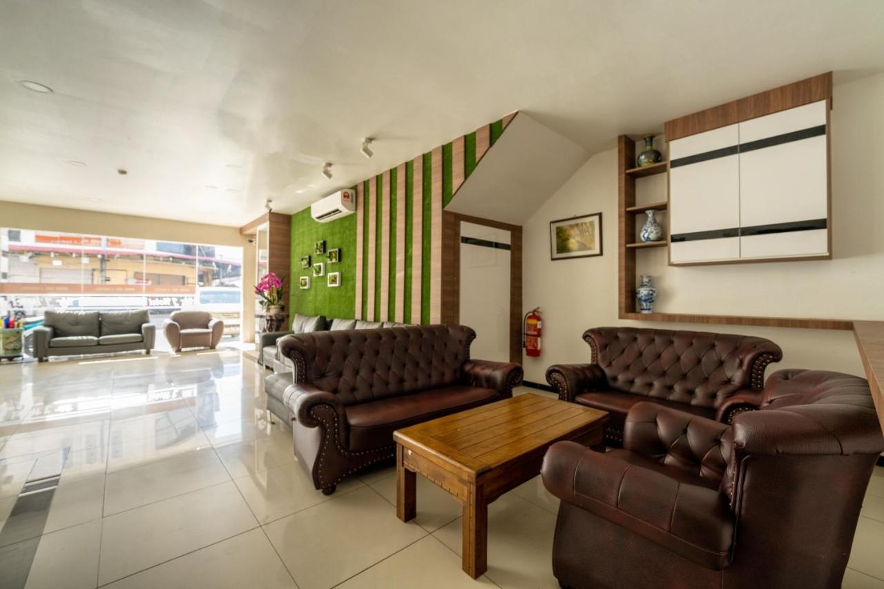 Mary J Hotel Family 10 Pax Room كوتا بْهارو المظهر الخارجي الصورة